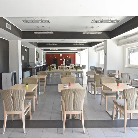 Express By Siracusa North Hotel 3*