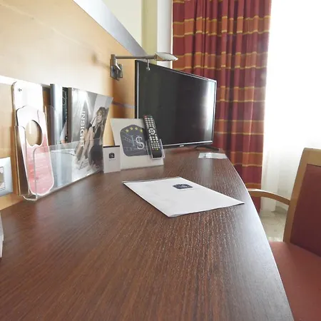 Express By Siracusa North Hotel 3*