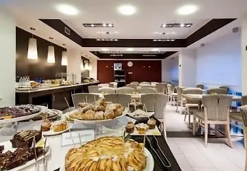 Express By Siracusa North Hotel 3*