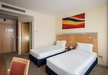 Express By Siracusa North Hotel 3*